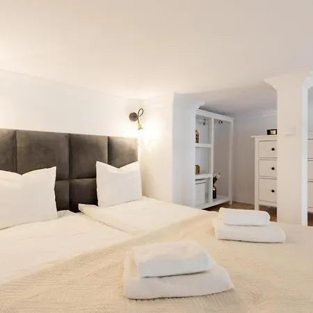 Urban Apartments- Stylish & Elegant In The Heart Of - Zlota *