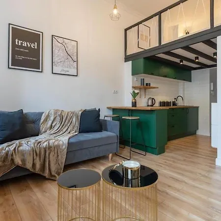 Urban Apartments- Stylish & Elegant In The Heart Of - Zlota Apartamento